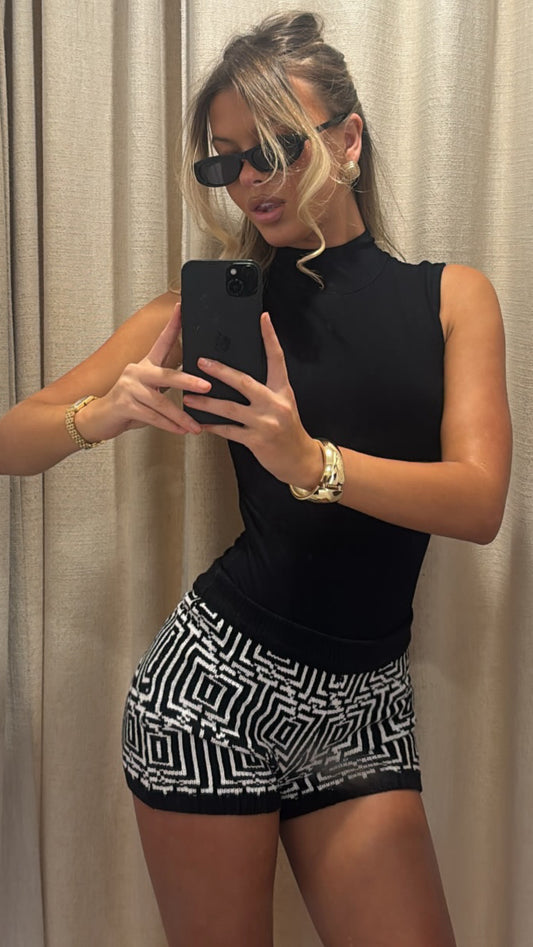 Solantra Knit Short - Monochrome