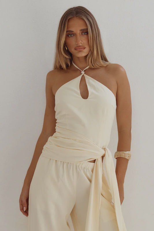 LAURA HALTER KEYHOLE TOP - BUTTER