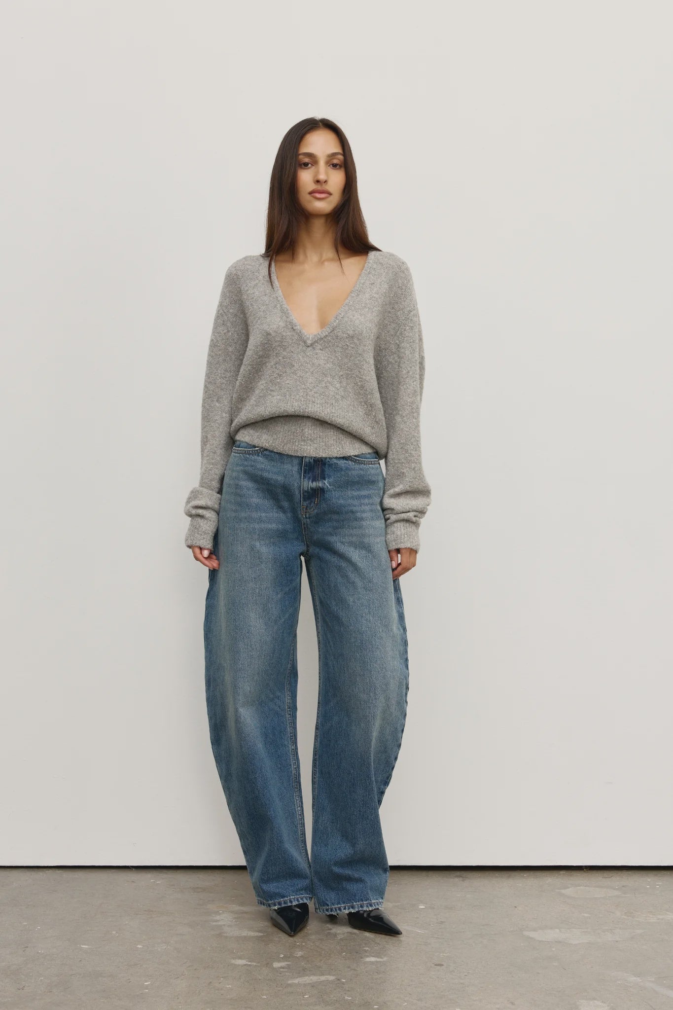 SONIA V NECK - LIGHT GREY