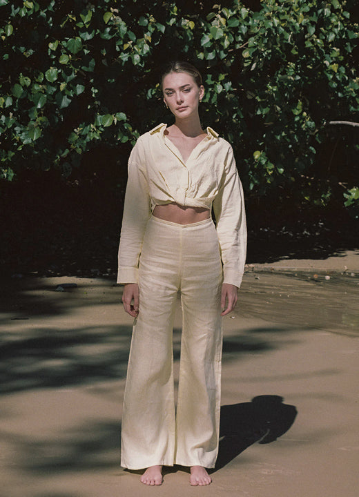 Woman in Bow and Arrow Anja Top Lemon