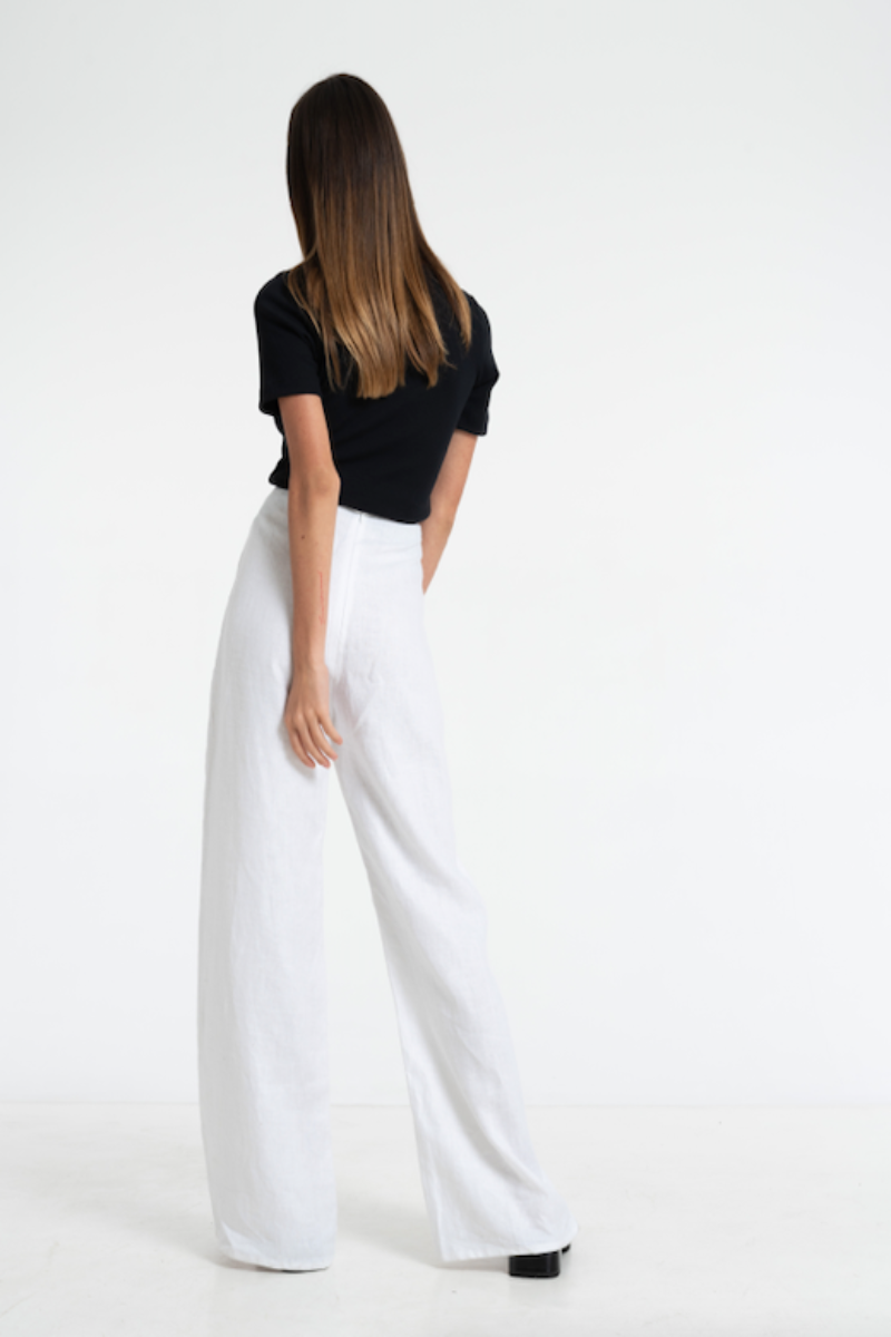 Woman in Bow & Arrow Margot Linen Flare Pant Chalk