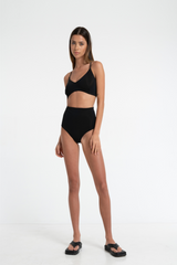 Woman in Bow and Arrow The Flippa Classic High Brief Black